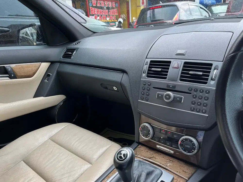Mercedes-Benz C200 W204 CGI Avantgarde 2011