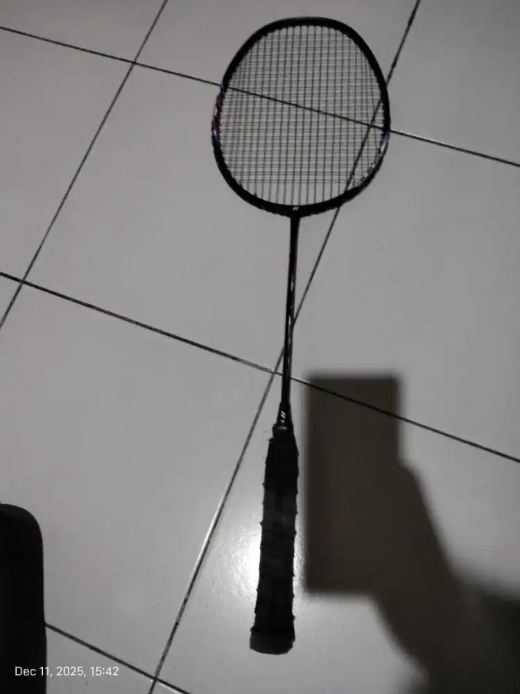 Raket badminton Astrox lite 211