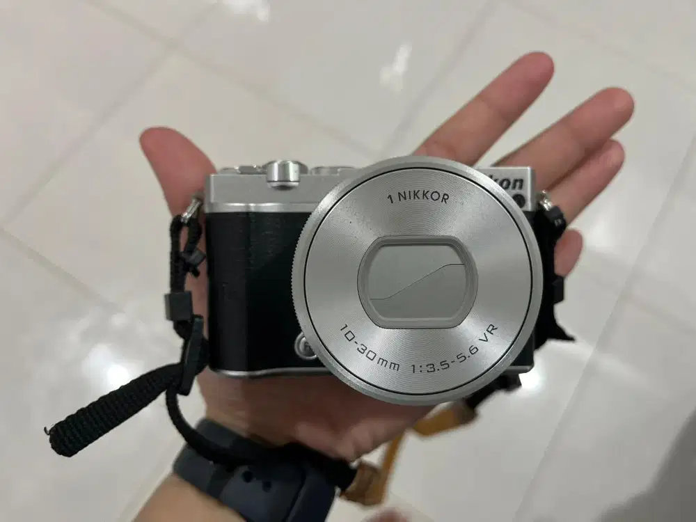 Nikon 1 J5 Nikkor VR 10-30mm