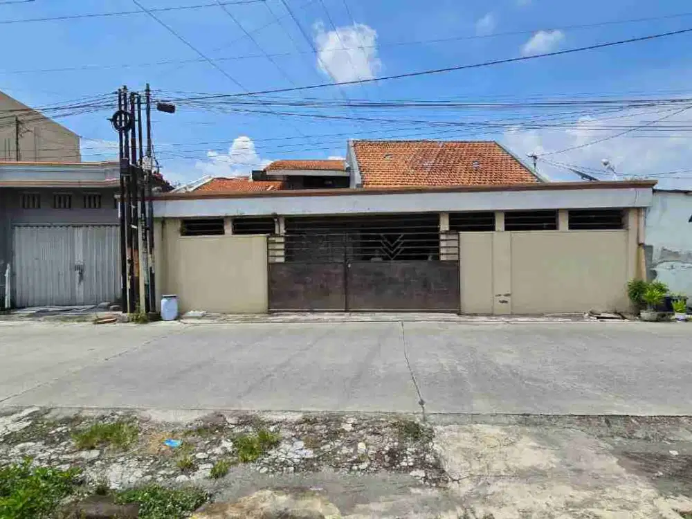 Dijual Rumah Murah Strategis Bisa Untuk Usaha, Di Tengah Kota. Dekat Sekolahan, Pintu Tol, Pusat Perbelanjaan.