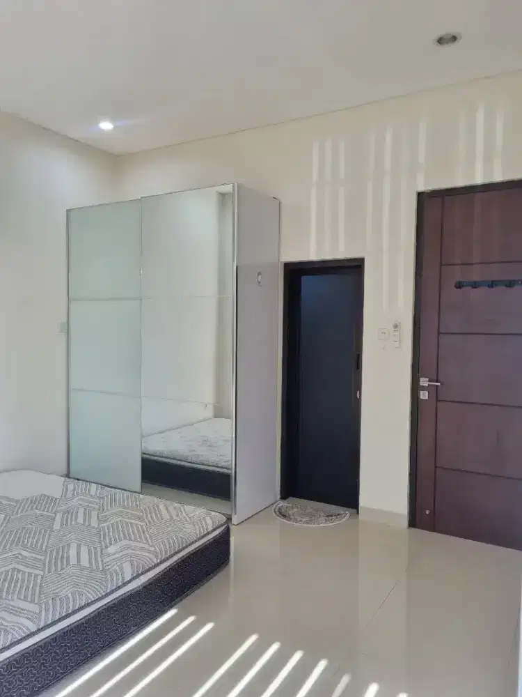 Disewakan Rumah Semi furnished Untuk pertahun Di D'Cinere Residence