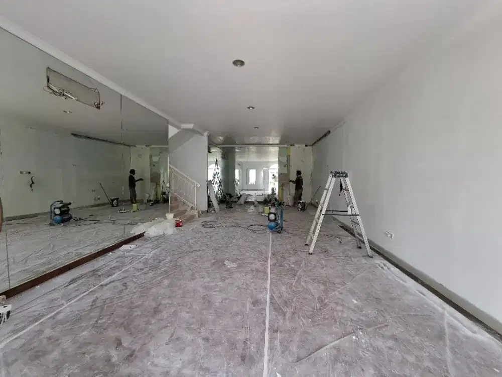 Sewa rumah pik1 8x15 layar permai