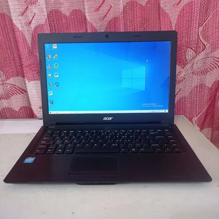 Laptop Acer Z1401 Slim 14 inch RAM 4GB SSD 120GB Windows 10
