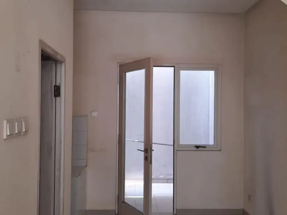 Jual cepat rumah pik1 layar permai 4x12 kosongan