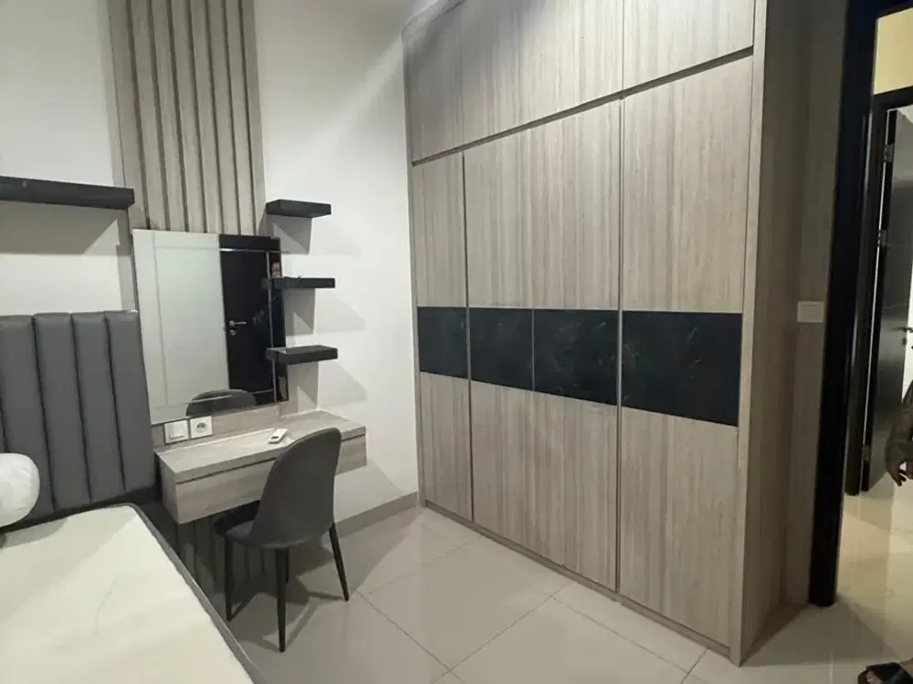 DISEWAKAN RUMAH PIK 2 UK 6x15 (2 LANTAI) FULLY FURNISH SIAP HUNI TERMURAH