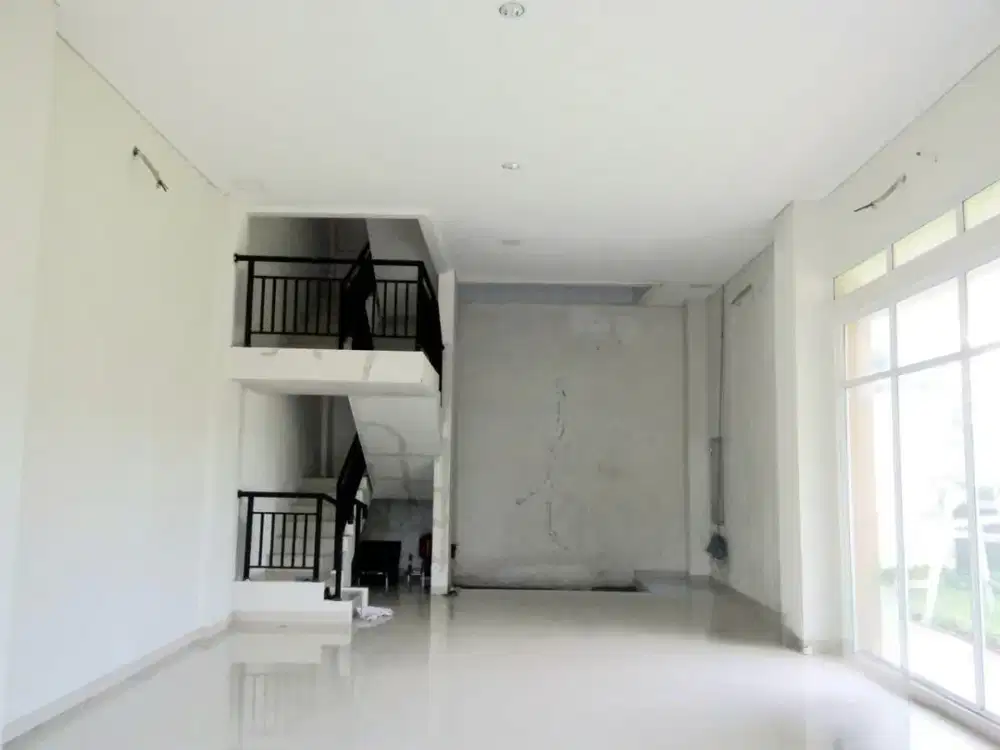 Ruko 3 Lantai Berlokasi Strategis Cocok Untuk Usaha Di JGC Cakung Jakarta Timur