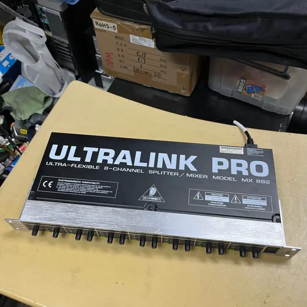 Behringer ULTRALINK PRO MX882 Ultra-Flexible 8 Channel Mixer Splitter