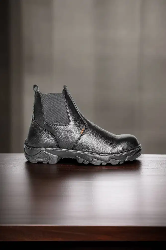 Limited edition Sepatu safety insulated Ngoro
