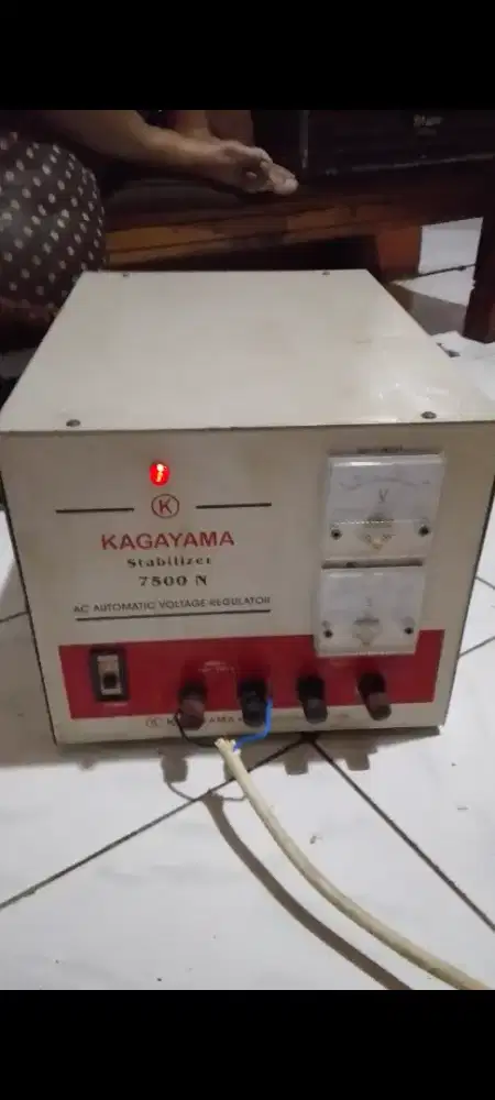 Stabilizer listrik bekas