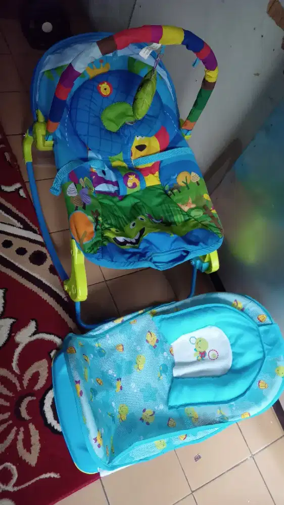 Bouncer Bayi dan Sterilizer Botol