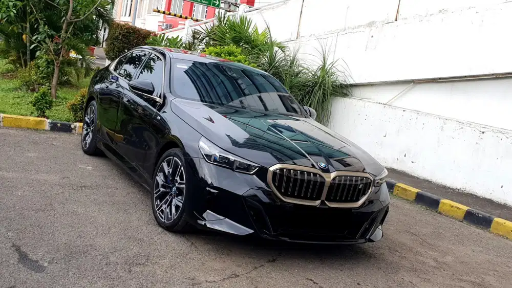 [ GARANSI 5TH ] BMW i5 i 5 eDrive 40 eDrive40 M Sport G60 2024/2025
