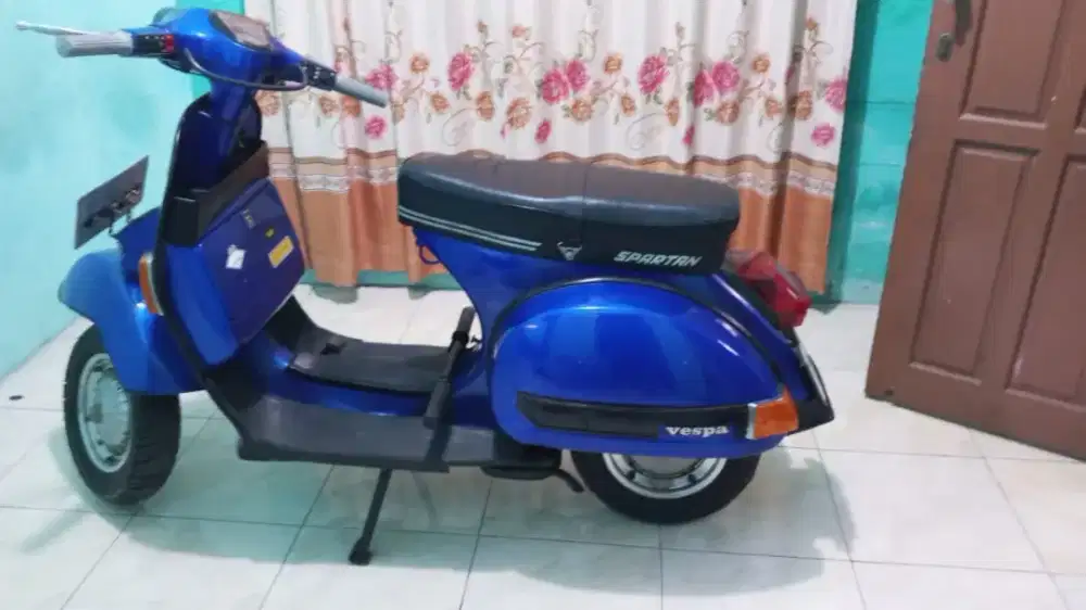 Vespa strada aom thn 1990 mulus nominus surat² lengkap pajak hidup