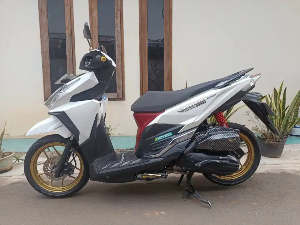 For sale vario led iss cbs 150 2016 lengkap bagus