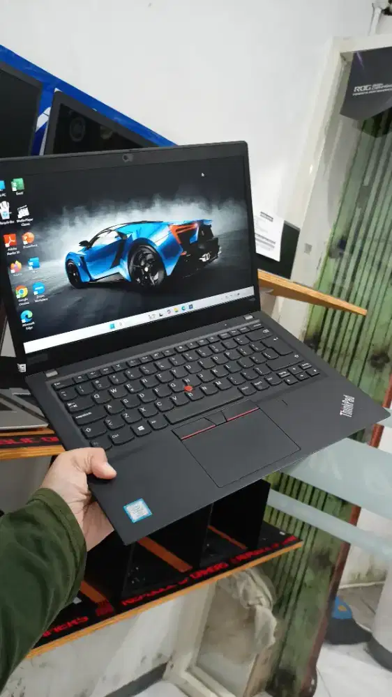 Laptop bekas Lenovo Thinkpad T490s Ram 16 GB, Intel Core i5-8365U