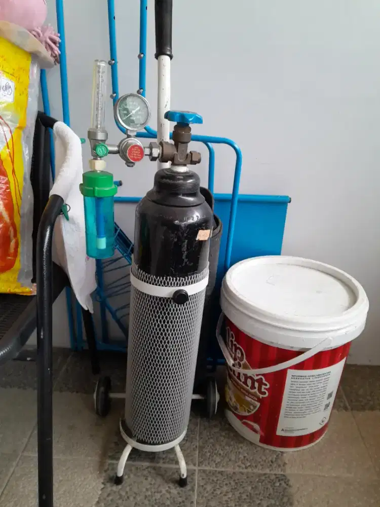 Tabung oksigen + isi dan komplit dengan meteran dan roda