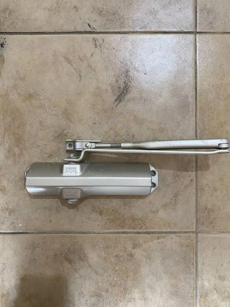 Dorma soft closer berfungsi normal