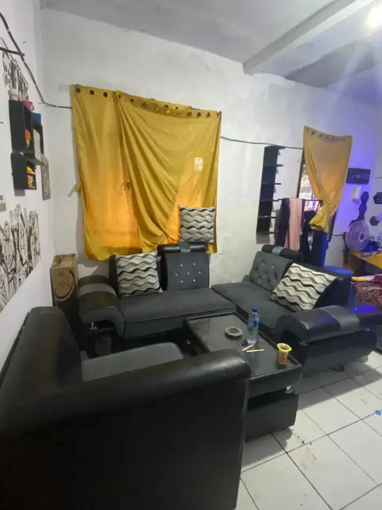 Di jual cepat sofa dan springbed