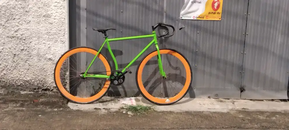 Sepeda Fixie rem torpedo siap pakai