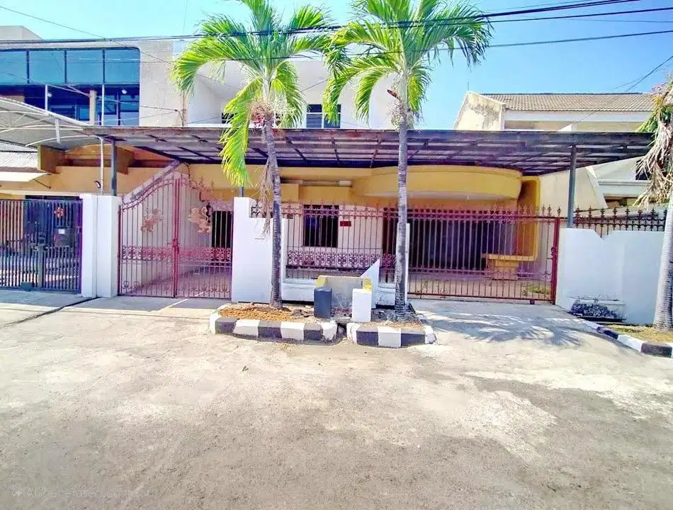 Rumah lokasi strategis dekat Pusat kota surabaya dan pakuwon City