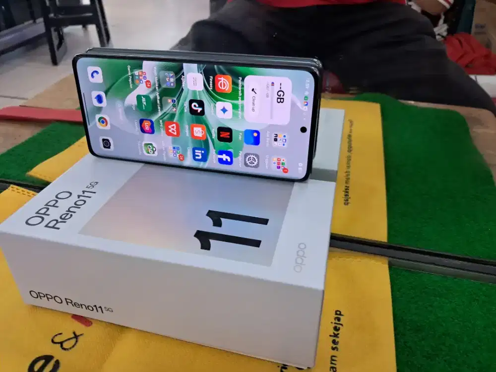 OPPO Reno11 5G 8/256 GB mulus no minus lengkap