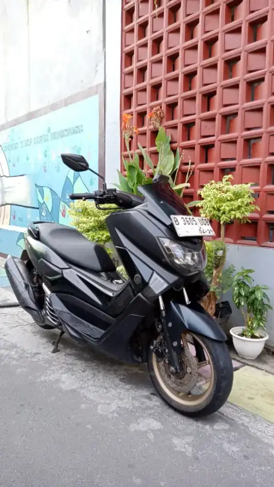 nmax 2019 pemakaian mulus bagus mesin sehat