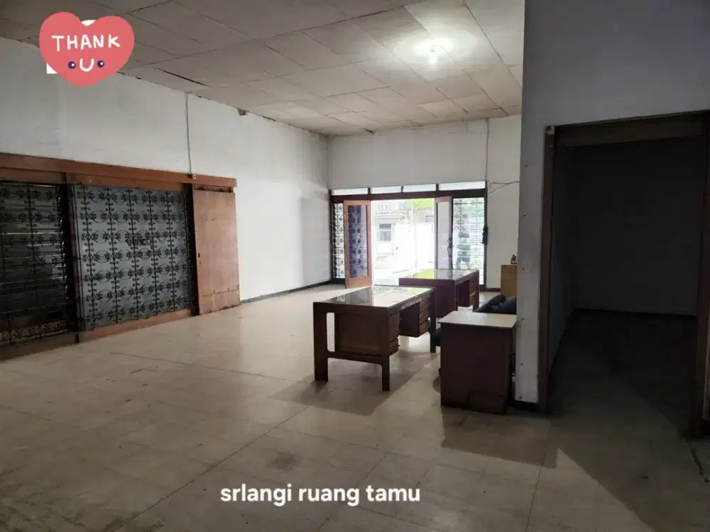 Di jual rumah usaha di pusat kota Surabaya