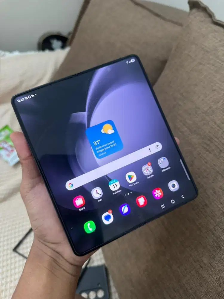 Samsung fold 5 12/512 GB