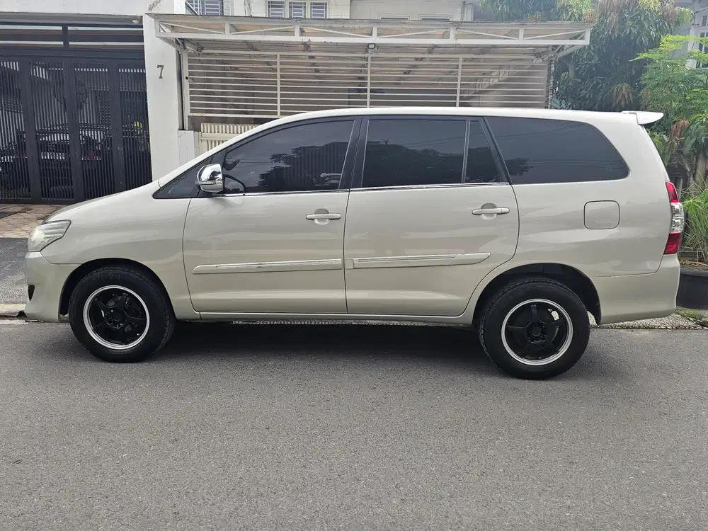 Kijang Innova 2011 G Diesel