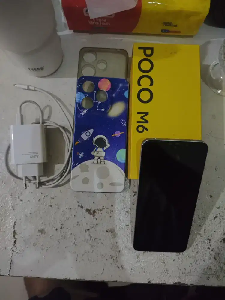 Di jual Xiaomi Poco M6 8/256 silver