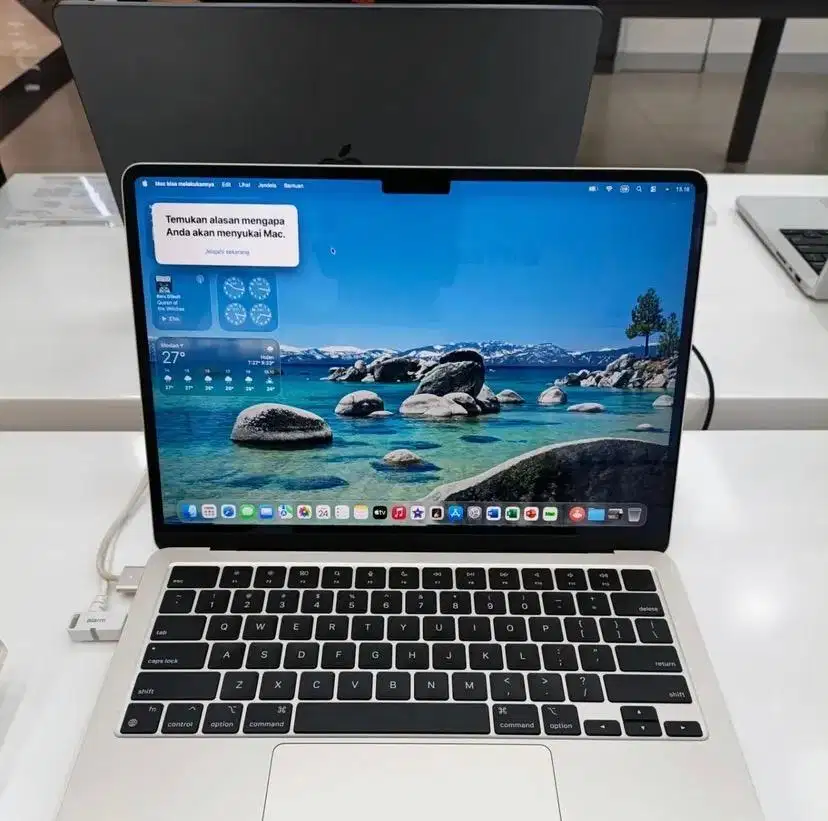 Cicilan Macbook Air mulai dari 800ribuan/bulan Syarat hanya KTP