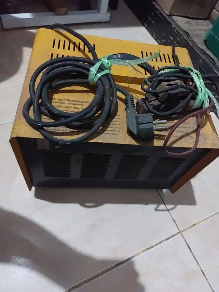 Charger accu NLG 50S. 12v+24v.