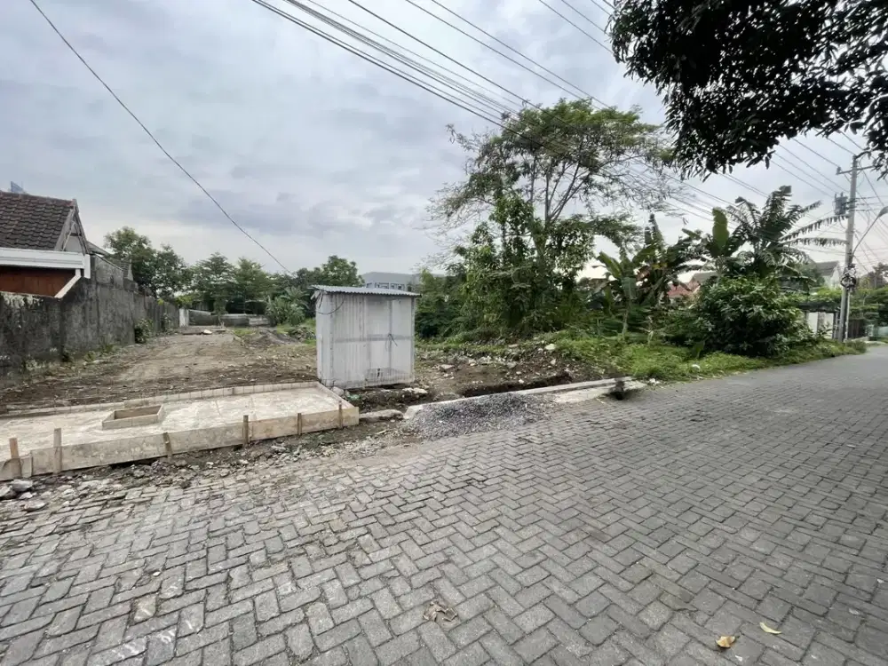Dijual tanah istimewa dan strategis , Lingkungan rumah mewah dan kost ekslusif dekat kampus UGM, pakuwon mall
