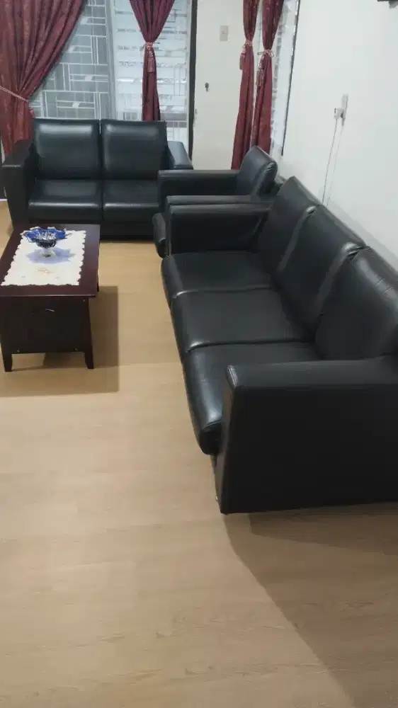 1 Set Sofa Jumbo + Meja