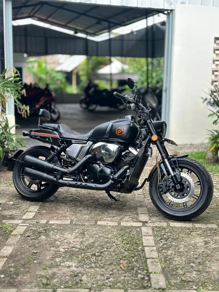 KEEWAY V250FI LOW KM SUPERB