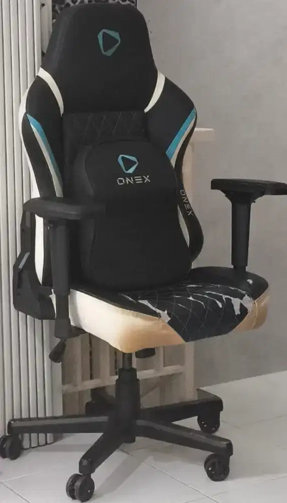 Kursi/bangku geming  onex