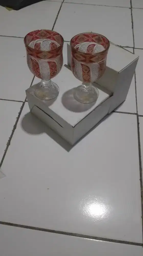 Jual gelas cantik masih baru dua 9 buah