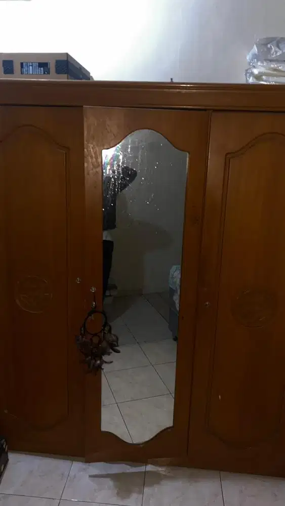 Lemari dan meja makan,sofa