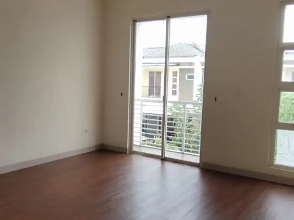 Rumah Bagus Di Green Lake City Luas 6x15 2 Lantai Berikut AC 3 Unit