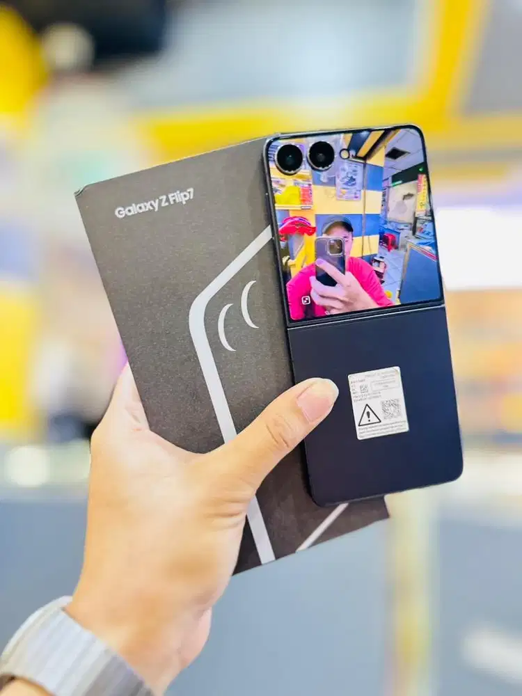 Samsung Z Flip 7 12/256 2 Bulan pakai