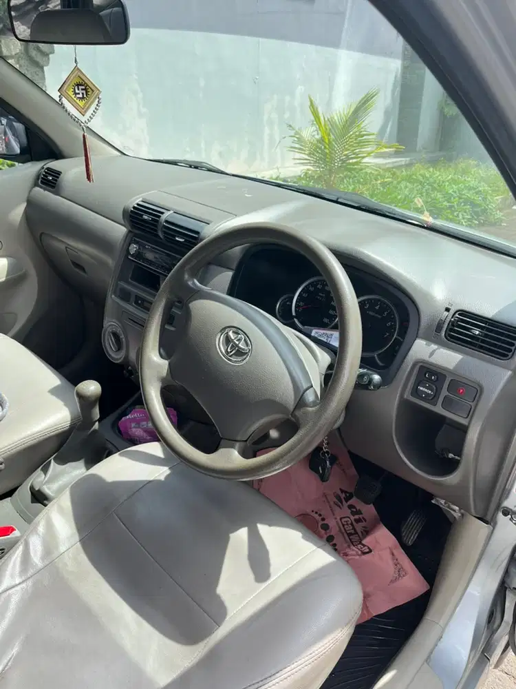 Toyota Avanza 2011 Bensin