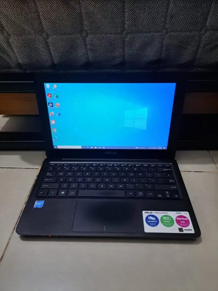 Dijual Murah NOTEBOOK ASUS E202N Intel Celeron N3060