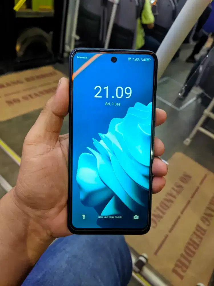 ITEL P55 NFC RAM 8+16*/256GB