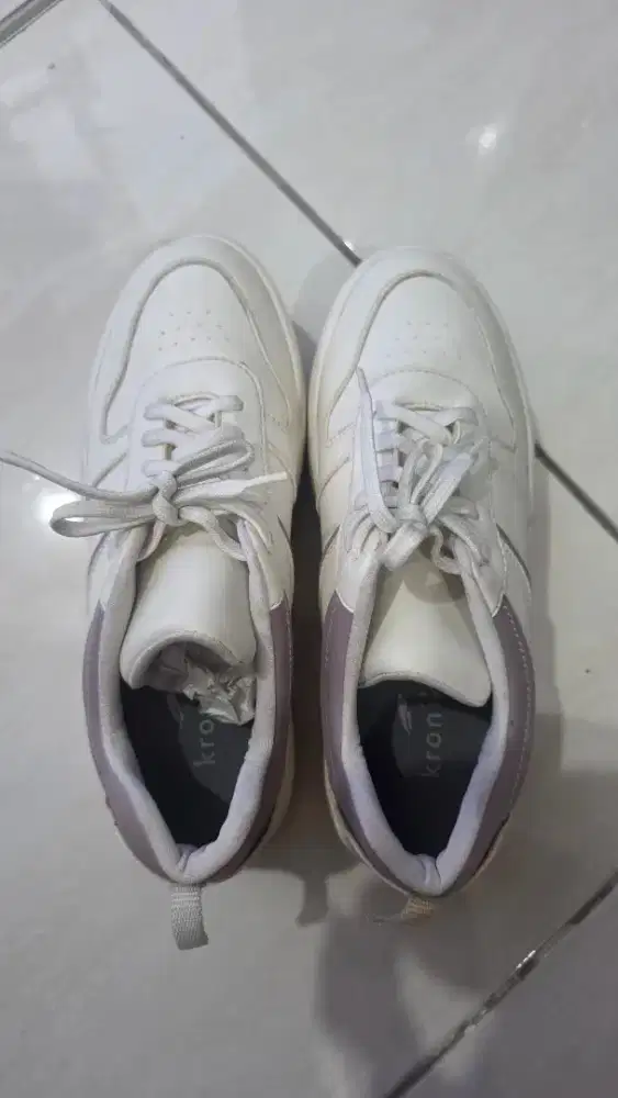 Sepatu kets tinggi wanita kronikel size 39 sepatu casual wanita ori