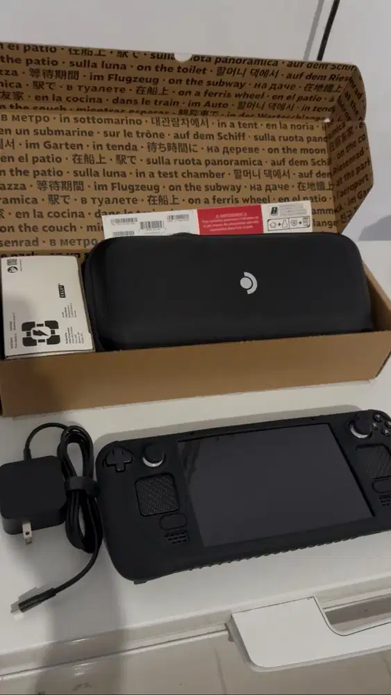 Steam Deck LCD 256GB Komplit Pemakaian Di Bawah 3 Bulan