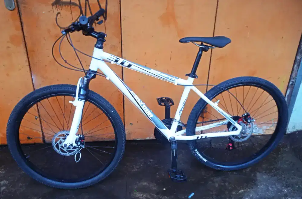 MTB poligon Monarch alloy uk 26