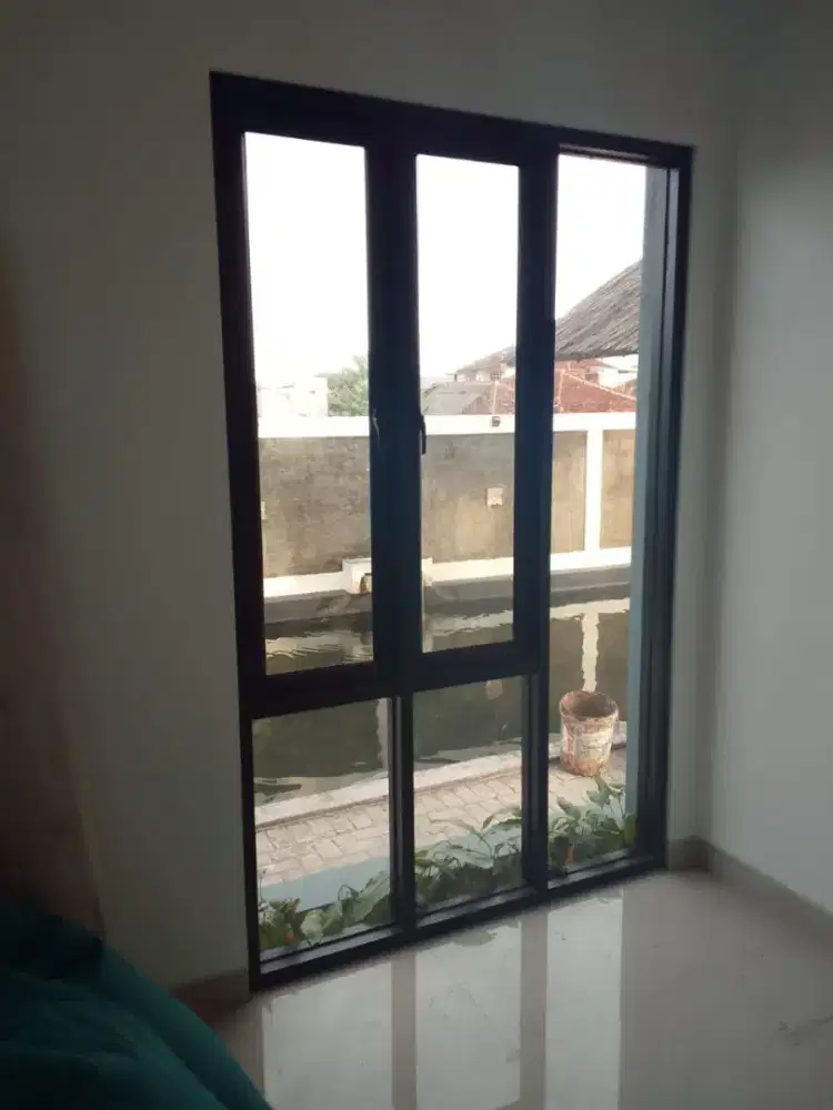 Kusen aluminium dan kaca