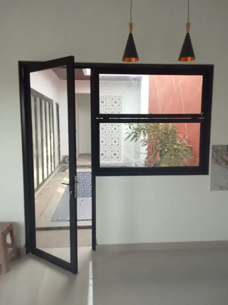 Kusen aluminium dan kaca