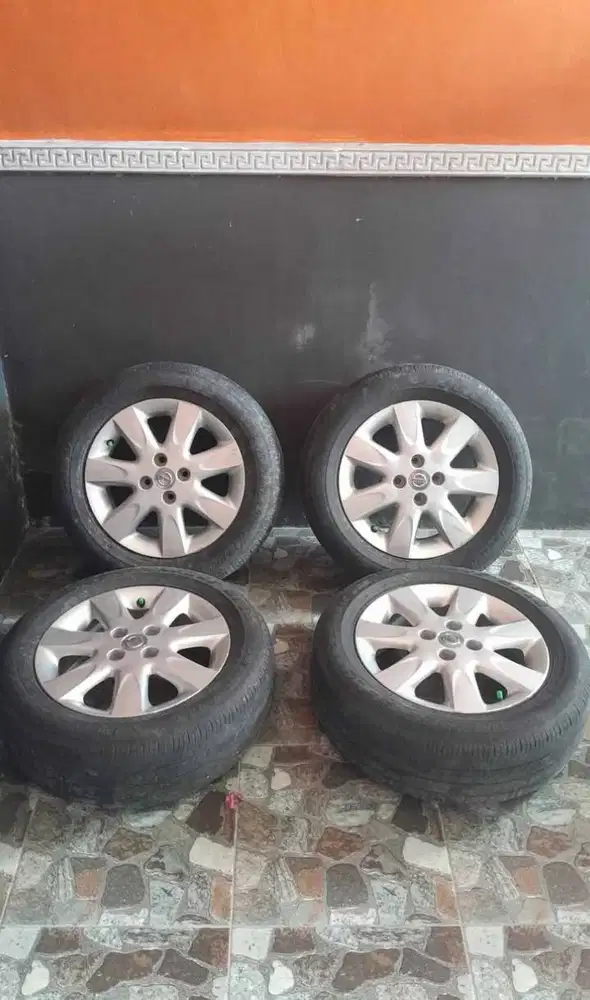 Velg Nissan March R15 OEM