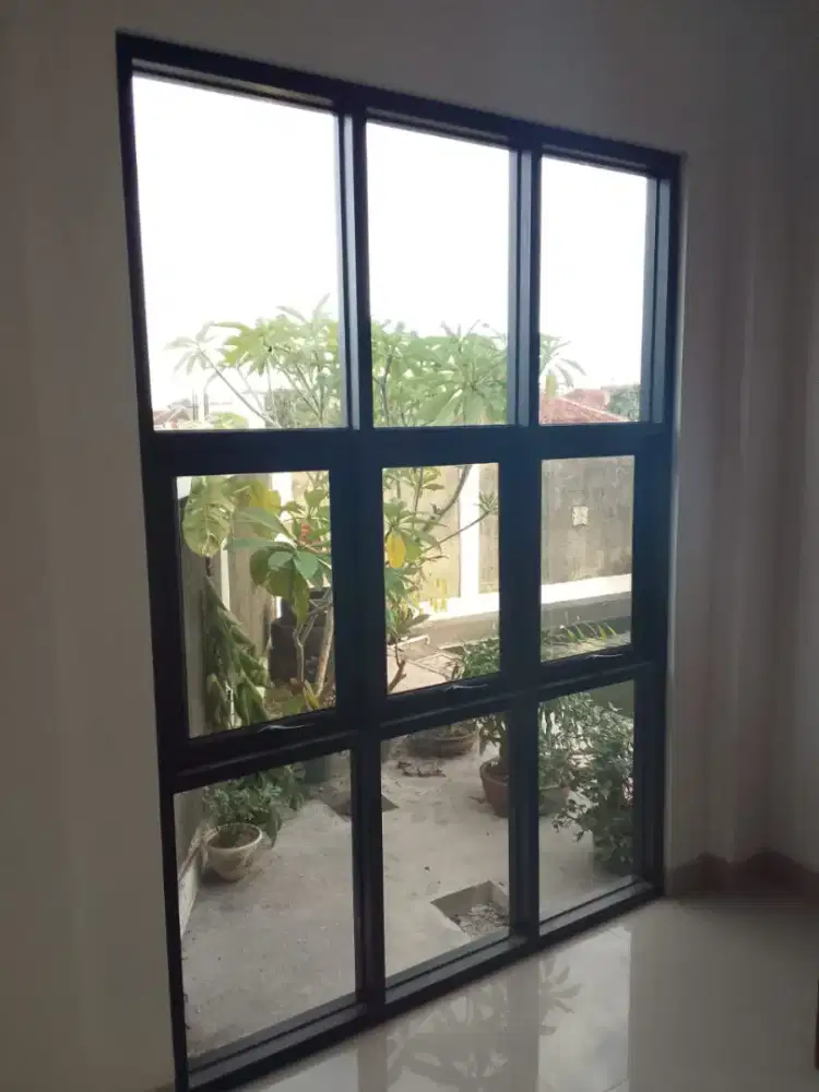 Kusen aluminium dan kaca