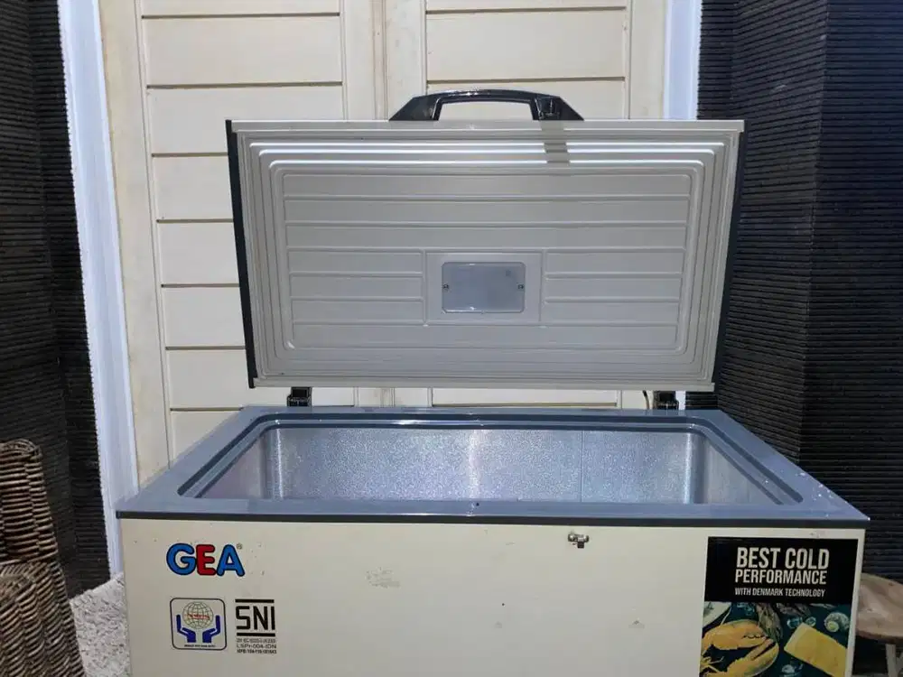 Di Jual [CEPAT] Freezer Bekas GEA AB-226-R